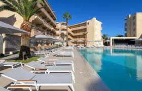 As a family friendly hotel, the first child up to 12 years old goes free while extra children and adults receive considerable reductions on price. Hotel Sun Beach Resort Complex In Rodos Hotel De