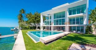 Seperti dilansir dari nbc sports, lionel messi punya catatan 26 gol serta 6 assist dari 23 pertandingan melawan klub inggris. The Imposing House In Miami Where Lionel Messi Spends His Family Vacations Pledge Times