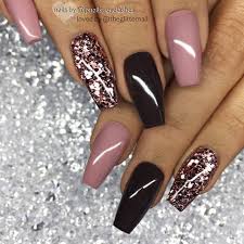 Acrylic nails add a natural length to the existing nails and bring out your creative side while making them look more attractive. Theglitternail Get Inspired On Instagram Repost Werbung Unbezahlt Advertising Unpaid Gold Acrylic Nails Rose Gold Nails Acrylic Mauve Nails