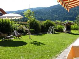 Die wohnung befindet sich im obergeschoss des hauses mit separatem zugang über eine kleine terrasse mit sitzgelegenheit. Bauernhof Liebharterhof Wohnung 1 Olang Frau Elisabeth Steinmair