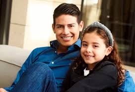 Desde el momento que llegó al altar, catalina. Salome Y Samuel Hijos De James Rodriguez Visten Camiseta Del Everton Rcn Radio