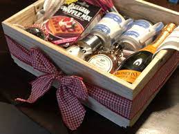 Wedding cake knife & server set. This Diy Breakfast In Bed Box Is The Perfect Bridal Shower Gift