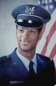 What is the difference between 747-100 and 200 at Hong Kong in 1989?