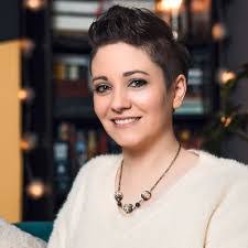 Elaine Platt's Instagram, Twitter & Facebook