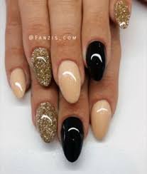 Gold Black And Glitter Nails Pin By Sonya On Nails Gold Glitter Nails White Acrylic Nails Glitter Nail Art