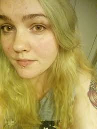 Cosmetic contacts for cosplay: is size the issue?