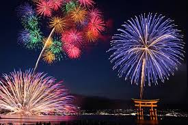 Tuy nhiên, hoạt động này bị gián đoạn vào năm 2017 sau chỉ thị của ban bí thư về việc tổ chức tết. Táº¿t DÆ°Æ¡ng Lá»‹ch 2020 Co Báº¯n Phao Hoa Khong