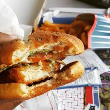 مطعم هرفي 2 في تبوك