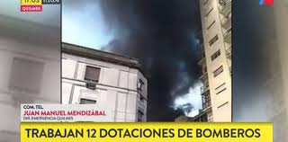 Detuvieron en quilmes a un sujeto con pedido de captura por una tentativa de homicidio en córdoba claudio gentiluomo1 julio 27, 2021 voraz incendio en un basural abandonado de bernal oeste Impresionante Incendio En Un Edificio Comercial En Quilmes Cuatro Bomberos Hospitalizados