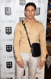 ''she is a lot naughtier than kylie and jessie. Joey Essex Has Split From His Brazilian Model Girlfriend Brenda Santos Aktuelle Boulevard Nachrichten Und Fotogalerien Zu Stars Sternchen