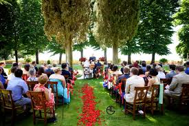 Getting married outside & want some diy outdoor wedding decor ideas to make & save money? Red Wedding In Tuscany Francisflowers It