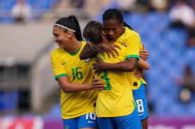 Em 1994, no mundial da austrália, o brasil treinado por miguel ângelo da luz, tinha em seu time jogadoras com janeth, alessandra, paula e hortência e conquistou o primeiro (e até hoje o único) título mundial da modalidade, as vitórias sobre os estados unidos por 110 a 107 na semifinal e sobre a china por 96 a 87 na decisão valeram a. Selecao Brasileira Enfrentara A China Na Final Do Torneio Internacional Confederacao Brasileira De Futebol
