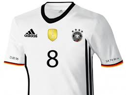 Wir bieten eine üppige auswahl an fanartikeln der beliebtesten fussballvereine und trikots der gefragtesten spieler. Neues Deutschland Trikot 2016