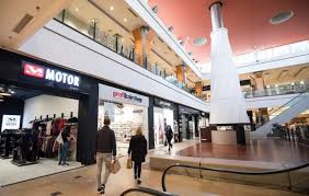 Intrat în premieră în iaşi, brandul guess (foto sus). Reporteris Magazinul Motor Te AÈ™teaptÄƒ In Noua Sa LocaÈ›ie Din Iulius Mall IaÈ™i