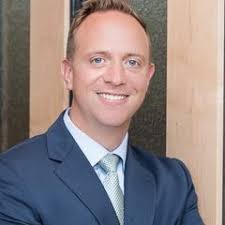 Andrew Straub's Instagram, Twitter & Facebook