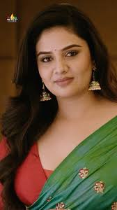 Raja Ravindra Blackmails Sreemukhi