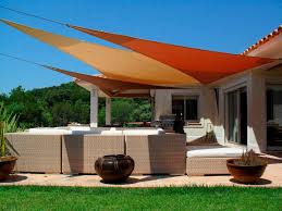 Voile D Ombrage Helios Riviera Cagnes Sur Mer 06800 Voile Ombrage Jardin En Contrebas Amenagement Jardin