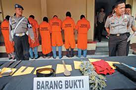 Kepala sat reskrim polres demak, akp agil widiyas sampurna dalam keterangan persnya menyampaikan bahwa modus yang digunakan pelaku untuk. Jasad Prt Dibuang Di Kabanjahe