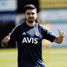 Fenerbahçe teknik direktörü, konyaspor maçı sonrası kadroda uzun süredir forma şansı vermediği ozan tufan ile ilgili bir takım şeyleri bir araya getirerek, bir takım kararlar veriliyor. Ds On Twitter Basilmadik Yer Birakmadi Kilolu Diyenlere Inat Yaparcasina Her Ikili Mucadelede Fizik Farkini Ortaya Koydu Soke Soke Oynadi Oynatti Iyi Ki Varsin Ozan Tufan Https T Co Ogrgk9devc
