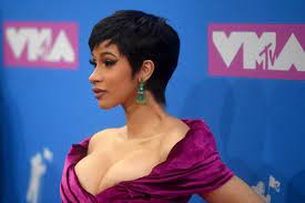 With a fade or undercut on the sides and from the classic buzz cut to the modern comb over to the new crop top, the most popular short hairstyles can look trendy and offer limitless styling options. More Pics Of Cardi B Pixie Short Sassy Hair Vmas Dress Sassy Hair
