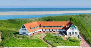 Die 2018 natürlich sanierte ferienwohnung über zwei etagen lädt mit einer skandinavischen wohlfühlatmosphäre ein. Gruppenhaus Und Familien Herberge An Der Nordsee Kuste Spiekeroog