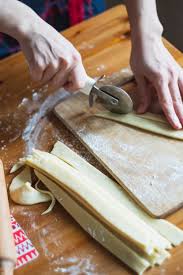 Vous avez une vidéo de pate feuilletée et vous voulez la partager gratuitement sur cette page ? Que Faire Avec Des Chutes De Pate Feuilletee Brisee Etc Cuisine Anti Gaspi