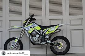 Modifikasi warna motor klx.jakarta kawasaki klx merupakan sepeda motor berjenis adventure yang cukup diminati. Modif Motor Klx Kuning Sepeda Motor Info