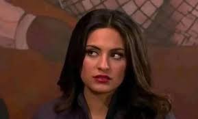 Mi mamá: ojalá mi hija ahorre y piense en su futuro Yo con lo último que  tengo de la semana: