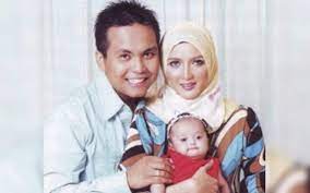 Rose zaitul said achik called her thirty minutes before the accident asking her to be ready to leave but did not mention the destination. 10 Foto Terkini Isteri Dan Anak Anak Achik Spin Ada Iras Bapanya Iluminasi
