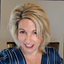 Amanda Reichenbach's Instagram, Twitter & Facebook