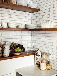 eckregale designs die raum sparen und modernen look verleihen wandfliesen kuche eckregal design weisse kuche dekoration
