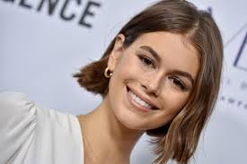 Kaia Gerber Dyed Her Own Hair “Punk” Pink