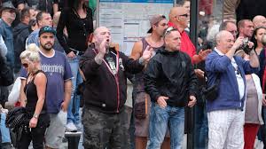 Deutsche hooligans sind harmlos und einfach nur überbewertet! Hooligans Und Rechtsextreme Eine Unselige Tradition Politik Sz De