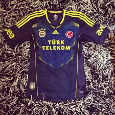 For away games fenerbahce wear a blue shirt, yellow shorts and yellow socks. Fenerbahce Third Football Shirt 2013 2014 Sponsored By Turk Telecom