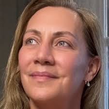 Naomi Hogan's Instagram, Twitter & Facebook