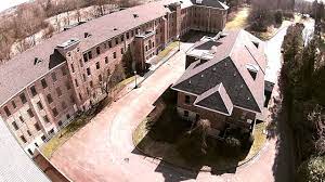 Die gegenwärtige situation ist für uns alle eine herausforderung, der blick in die zukunft mit großer unsicherheit verbunden. Lost Places Kanada Das Riverview Hospital Bei Vancouver Working Holiday Kanada