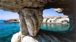 Cyprus belongs geographically to western asia (middle east) and politically to europe. Adovilag Ciprus Millasreggeli A Gazdasagi Muppet Show