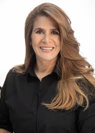 Janie Colunga's Instagram, Twitter & Facebook