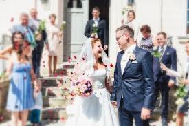 Das brautpaar kann hier dem hochzeitsdienstleister eine. Deutsch Russische Hochzeit Verspielt Und Romantisch Heiraten In Berlin