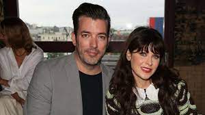 Zooey Deschanel and Jonathan Scott show off their style at New York Fashion  Week - Good Morning America