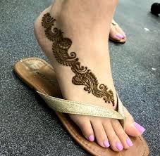 28 Cute Red And White Nail Art Designs To Try This Year In 2020 Mehndi Designs Feet Henna Designs Feet Foot Henna
