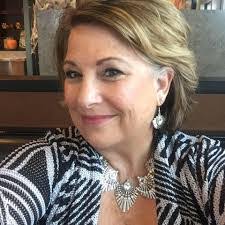 Julie Martindale's Instagram, Twitter & Facebook