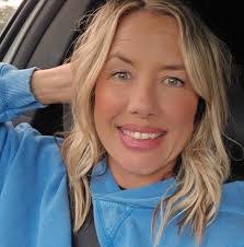 Tina Hantz's Instagram, Twitter & Facebook