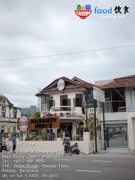It is known for barbecued pork ribs and martinis, which anthony bourdain has called the best martinis in the world. it was featured in the guardian as one of the top 10 places to eat in ubud, bali in 2011. Naughty Nuri S Warung Penang Now Eating
