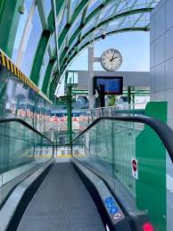 La mayoría de ellos, el 70 por ciento, tuvieron la capital granadina como origen o destino final de su viaje. Trenul De Otopeni Cfr A AnunÈ›at Cat CostÄƒ Un Bilet È™i Orarul Trenurilor De Aeroport Pe Ruta Gara De Nord Aeroport Henri CoandÄƒ