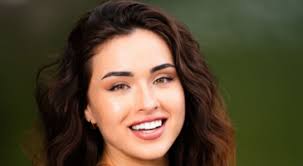 Miss France 2025 : qui est Isabella Hebert, la sublime Miss Alsace ?