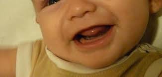 حكم عن الضحك كأنما الحياة، رغم فواجعها، بقيت نكتة هائلة لا تستحق منّا بعد البكاء إلا الضحك. Ø£ÙØ¶Ù„ Ø§Ù„Ø­ÙƒÙ… Ø¹Ù† Ø§Ù„Ø¶Ø­Ùƒ Ø§Ù„Ù…Ø±Ø³Ø§Ù„