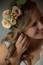 BRIDAL TREND-FLORAL CROWNS