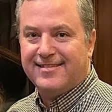 Do pedestrians have to pay for entry to Dauphin Island Beach in Alabama?