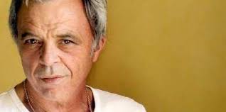 Douglas Foley: Shoolen